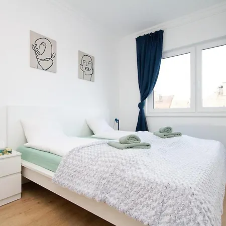 Sunny&spacious 2br-2b In The Heart Of Buda Budapest