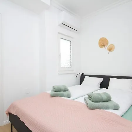 Sunny&spacious 2br-2b In The Heart Of Buda Apartamento *