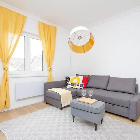 Sunny&spacious 2br-2b In The Heart Of Buda Apartamento Budapest