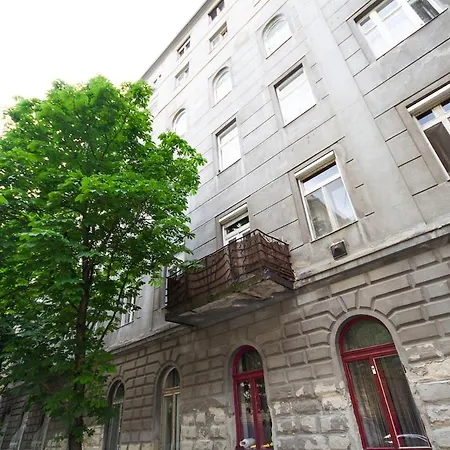 Sunny&spacious 2br-2b In The Heart Of Buda Apartamento *