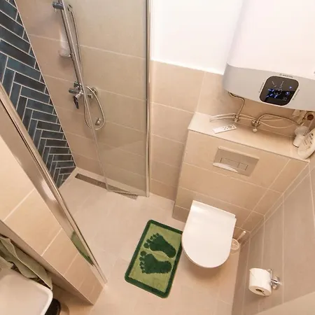 Sunny&spacious 2br-2b In The Heart Of Buda Apartamento Budapest