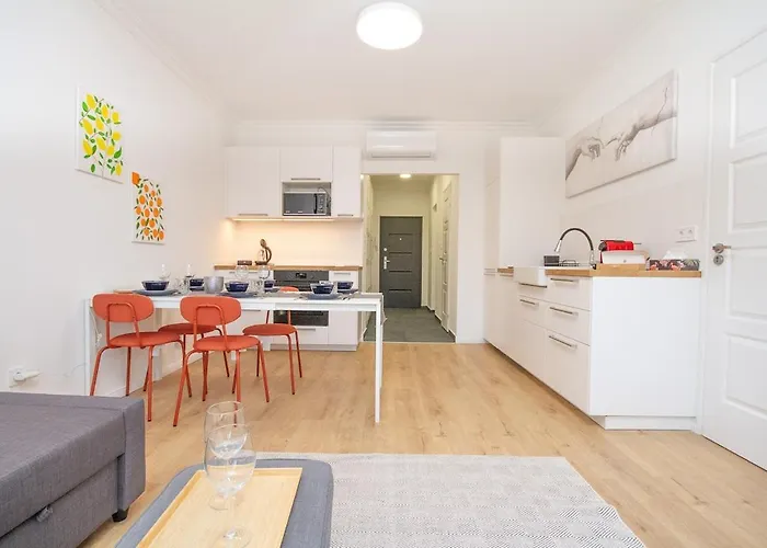 Sunny&spacious 2br-2b In The Heart Of Buda Apartman Budapest
