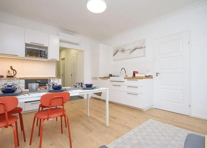 Sunny&spacious 2br-2b In The Heart Of Buda Apartman Budapest
