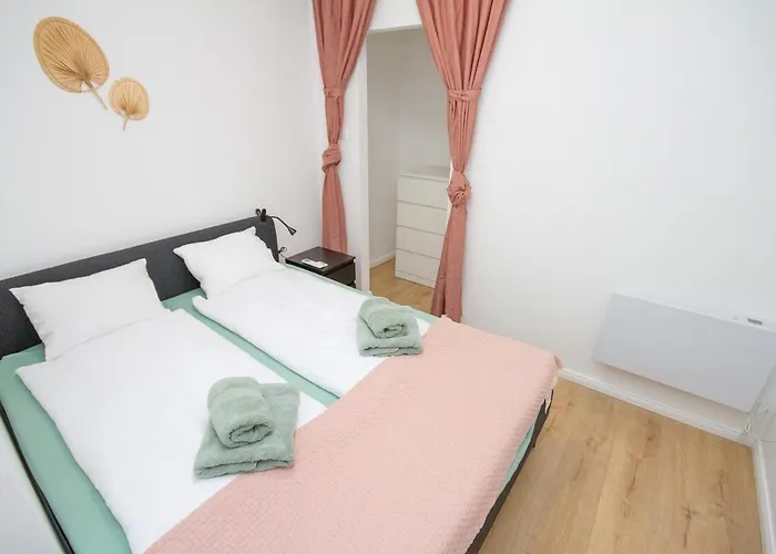 Sunny&spacious 2br-2b In The Heart Of Buda