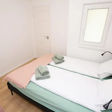 Sunny&spacious 2br-2b In The Heart Of Buda דירה *