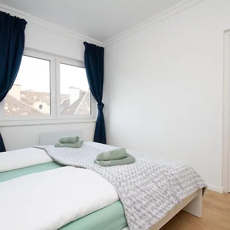 Sunny&spacious 2br-2b In The Heart Of Buda * בודפשט