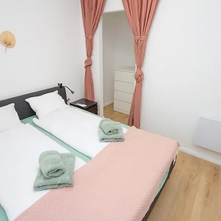 Sunny&spacious 2br-2b In The Heart Of Buda