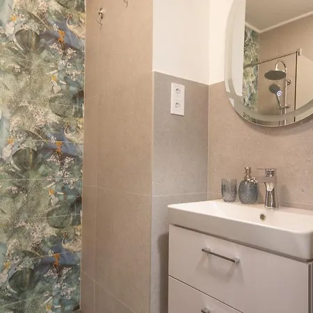 Sunny&spacious 2br-2b In The Heart Of Buda *