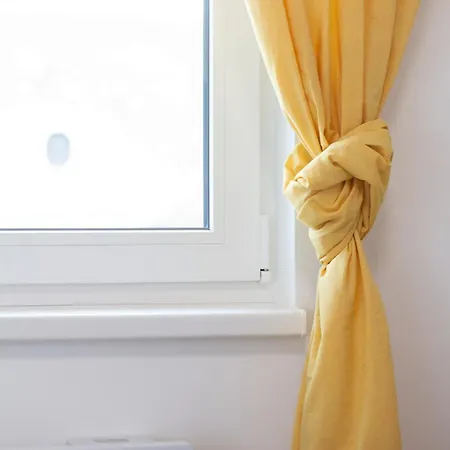 Sunny&spacious 2br-2b In The Heart Of Buda דירה