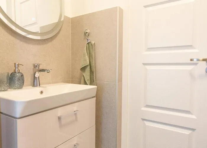 Sunny&spacious 2br-2b In The Heart Of Buda *