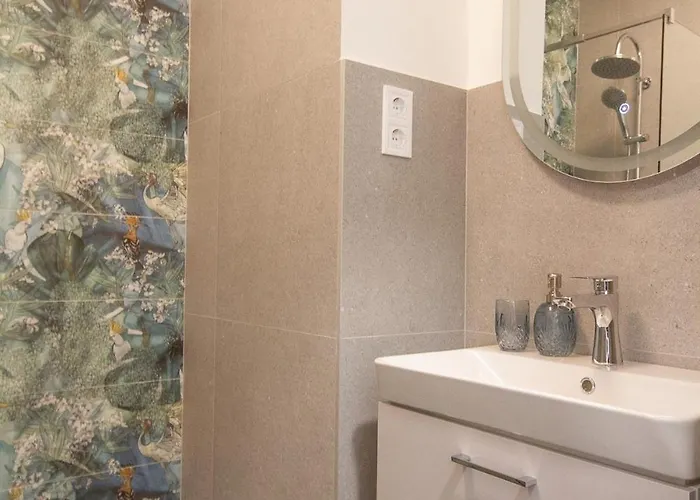Sunny&spacious 2br-2b In The Heart Of Buda *